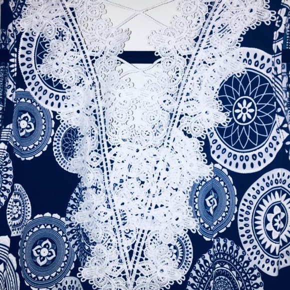 EUC Blue Medallion Pattern Sleeveless Top - Picture 3 of 6